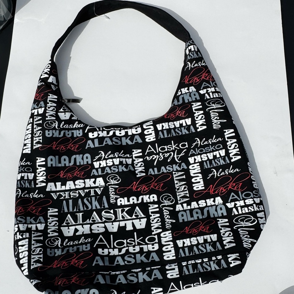 Alaska Black and White Print Shoulder Bag NWOT